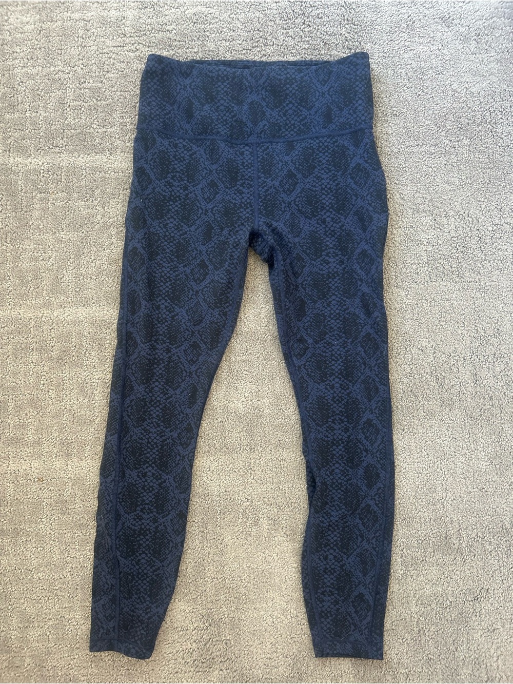 Athleta Ultimate Stash Pocket Blue Snake 7/8 Tight Leggings Size XS
